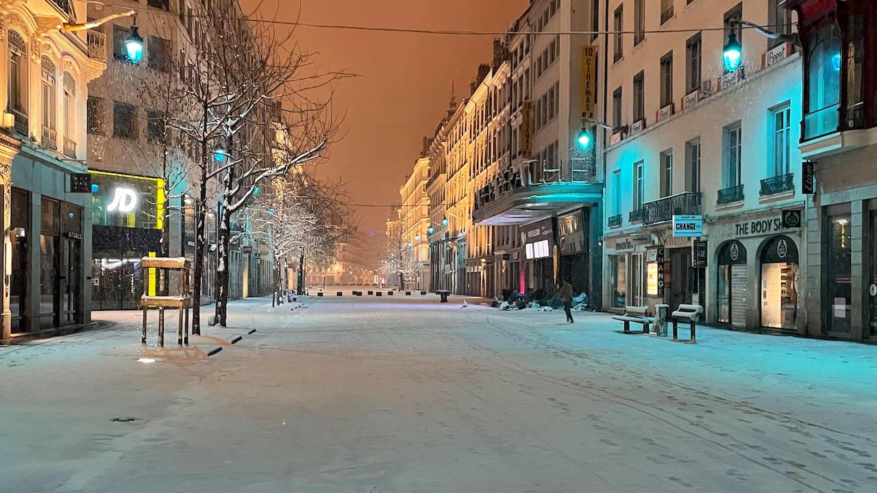 Pas de bus à cause de la neige ce mardi matin à Lyon Pas de bus à cause de la neige ce mardi matin à Lyon