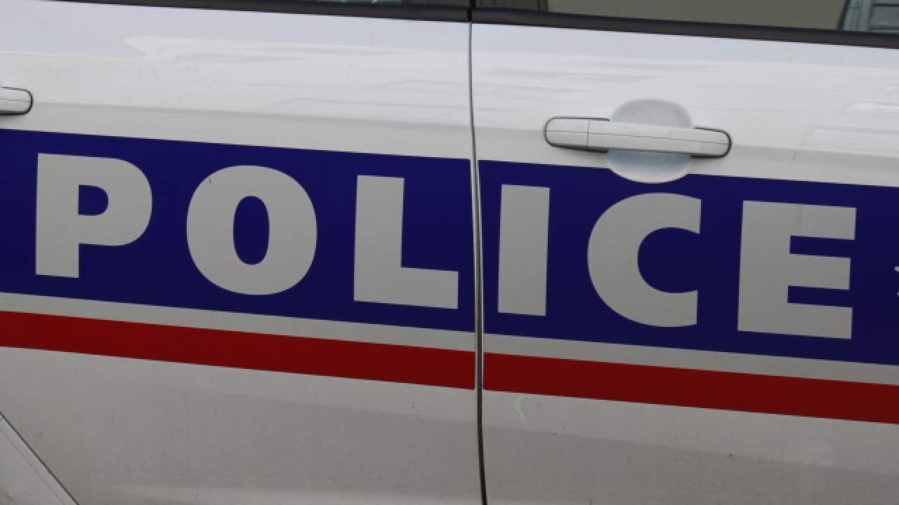 Ecully : la police intervient après une dispute pour la meilleure place du canapé