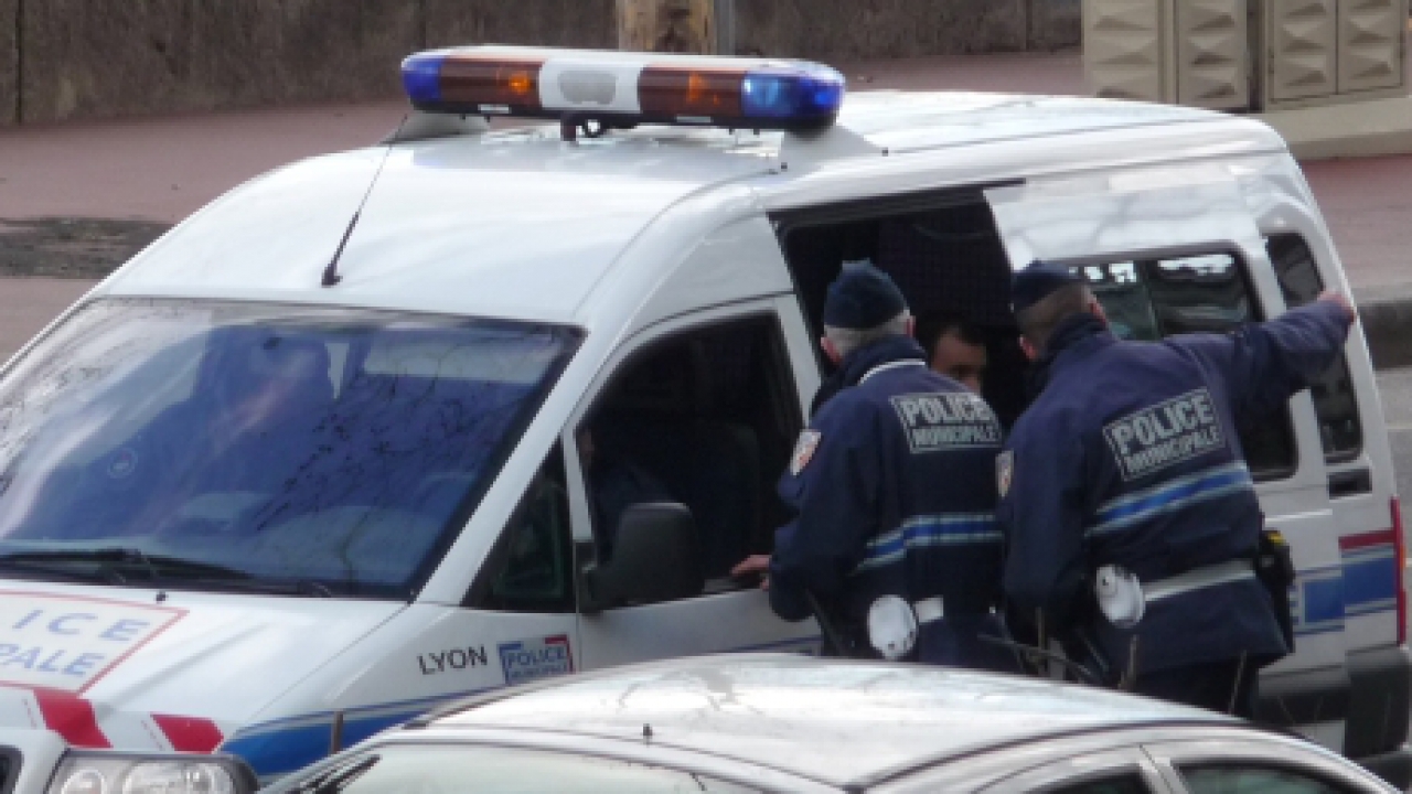 Rhône : 59 armes et cent kilos de cartouches retrouvés chez un chasseur Rhône : 59 armes et cent kilos de cartouches retrouvés chez un chasseur