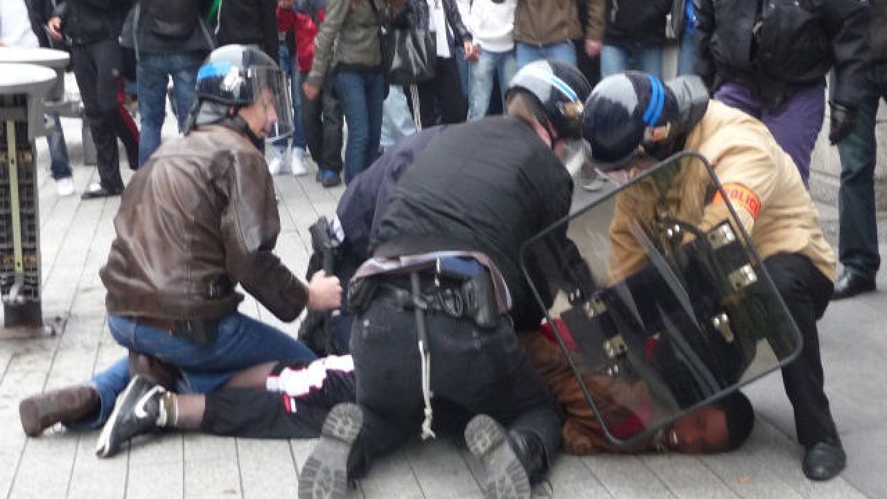 Villeurbanne : il insulte et frappe des policiers Villeurbanne : il insulte et frappe des policiers