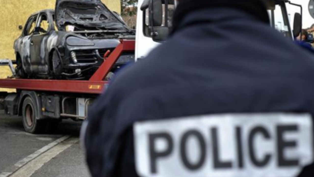 Braquage au Mc Donald’s de Saint-Priest : la voiture des malfaiteurs retrouvée brûlée Braquage au Mc Donald’s de Saint-Priest : la voiture des malfaiteurs retrouvée brûlée