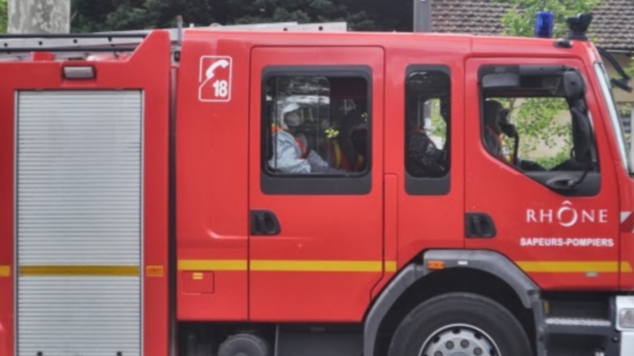 Lyon : elle tente de se suicider en se jetant du 5e étage Lyon : elle tente de se suicider en se jetant du 5e étage