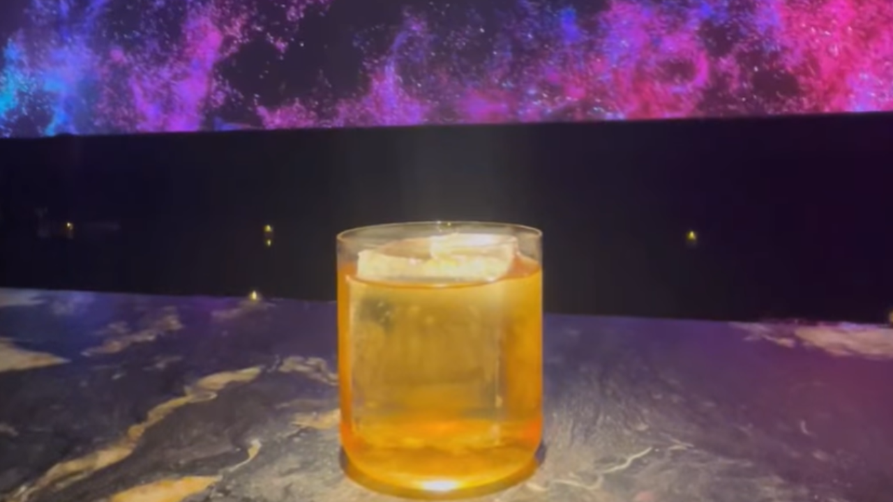 Quand l'astrologie rencontre le monde du cocktail, avec le nouveau bar branché du 2ème arrondissement, le G5 !