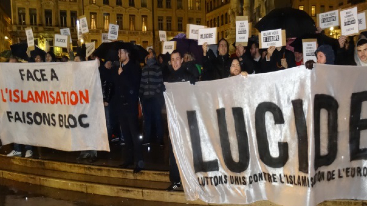 Lyon : un rassemblement "contre l’islamisation de l’Europe" sous très haute surveillance Lyon : un rassemblement "contre l’islamisation de l’Europe" sous très haute surveillance