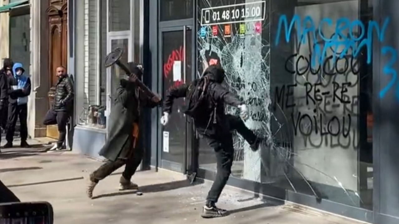 Réforme des retraites : des agences bancaires dégradées en marge de la manifestation à Lyon