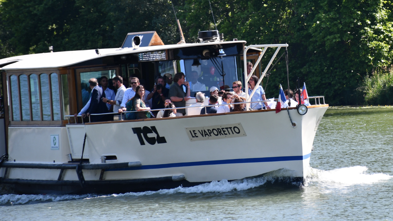 TCL : la nouvelle navette fluviale Navigône officiellement lancée