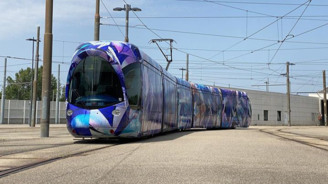 Une nouvelle rame artistique circule sur le réseau TCL ! Une nouvelle rame artistique circule sur le réseau TCL !