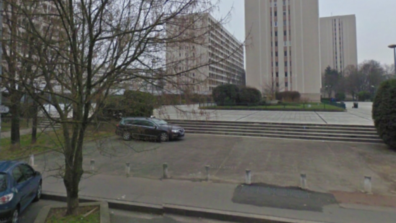 Homme abattu à Villeurbanne : le principal suspect en cavale, un témoin s'est rendu à la police Homme abattu à Villeurbanne : le principal suspect en cavale, un témoin s'est rendu à la police