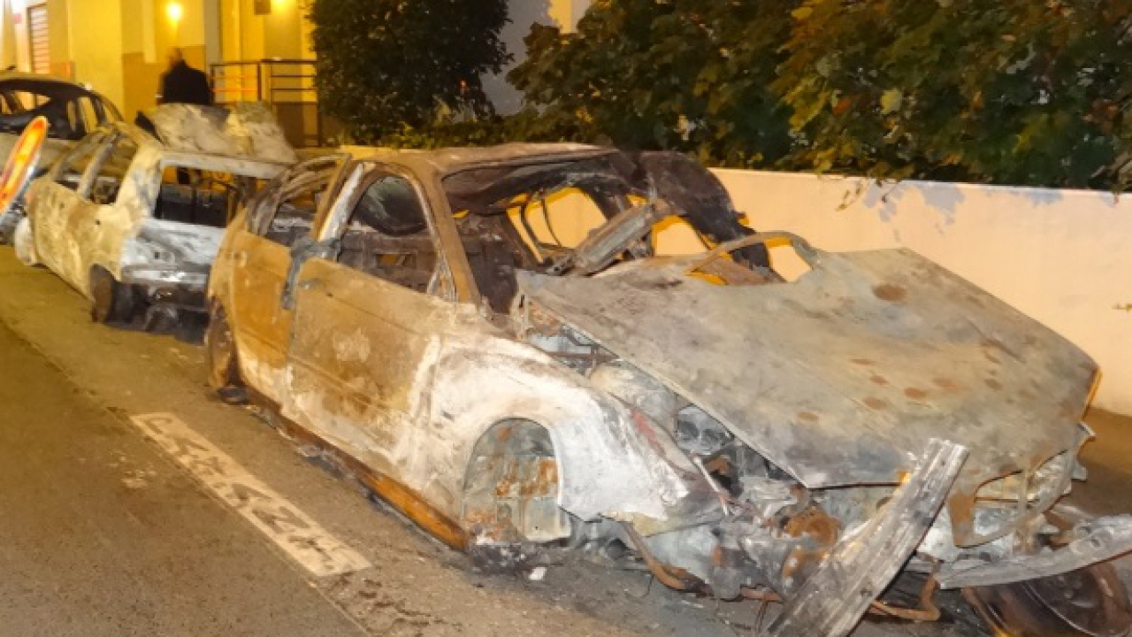 Voitures brûlées et interpellations : un Nouvel An relativement calme dans le Rhône Voitures brûlées et interpellations : un Nouvel An relativement calme dans le Rhône