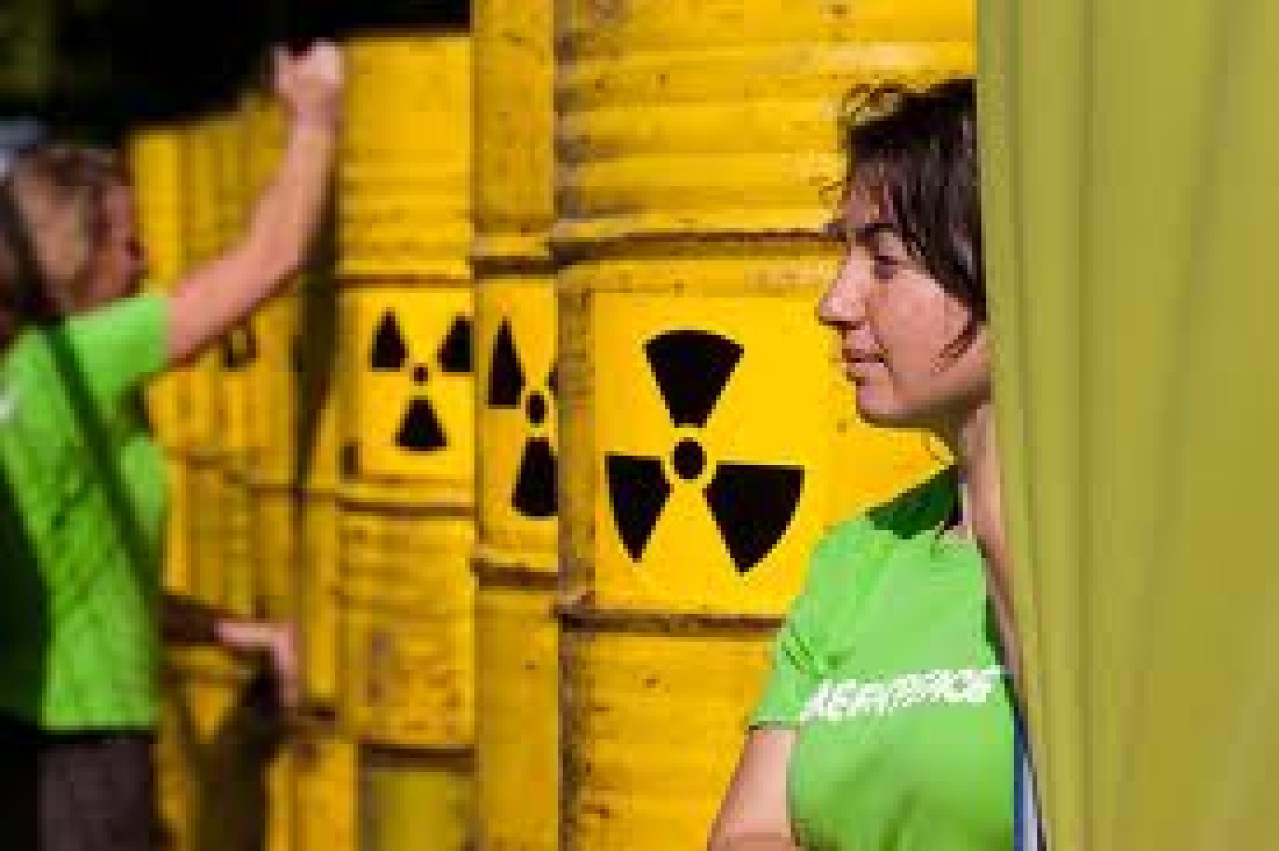 Quatre à six mois de prison avec sursis requis à l’encontre de deux militants de Greenpeace Quatre à six mois de prison avec sursis requis à l’encontre de deux militants de Greenpeace