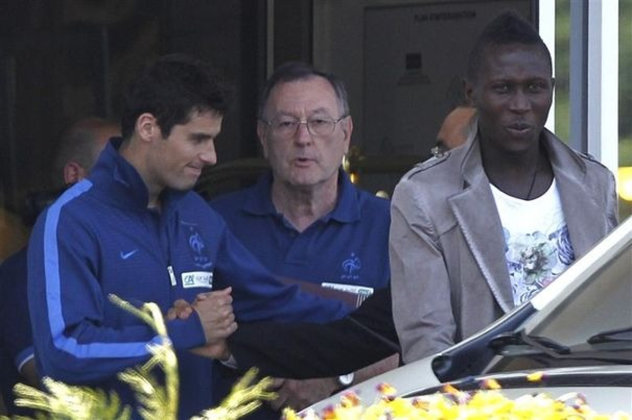 Euro 2012 : Laurent Blanc avait "trop d’incertitudes" pour garder Gourcuff Euro 2012 : Laurent Blanc avait "trop d’incertitudes" pour garder Gourcuff