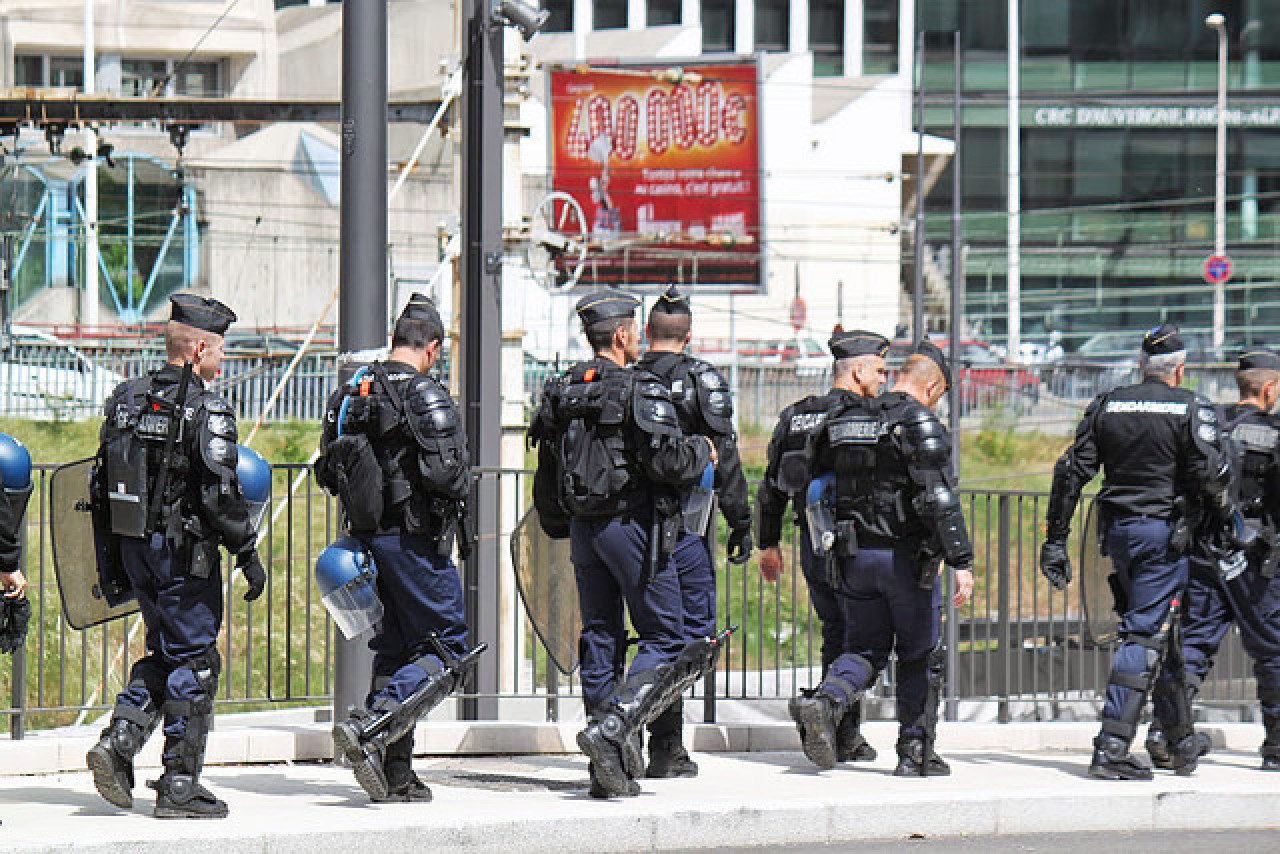 De nouvelles perquisitions dans le Rhône mardi après les attentats de Paris De nouvelles perquisitions dans le Rhône mardi après les attentats de Paris