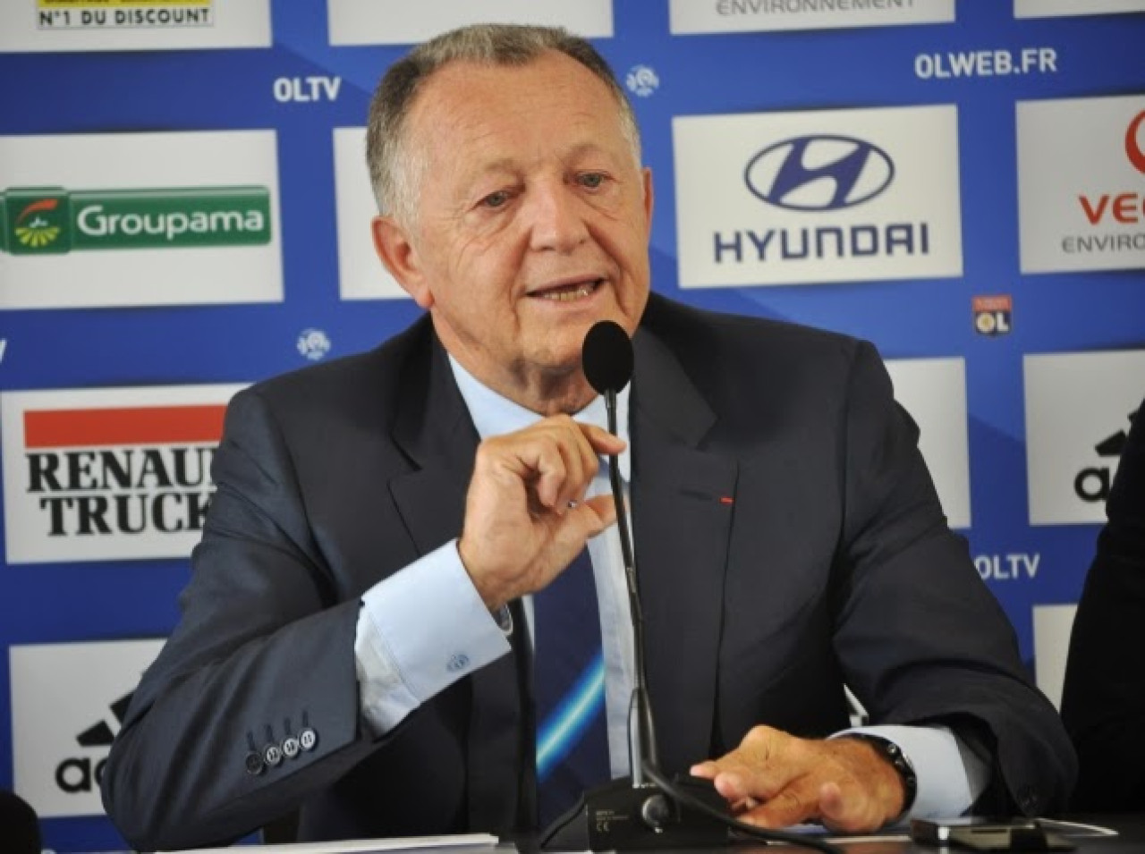 OL : Aulas dénonce des taupes dans le vestiaire OL : Aulas dénonce des taupes dans le vestiaire
