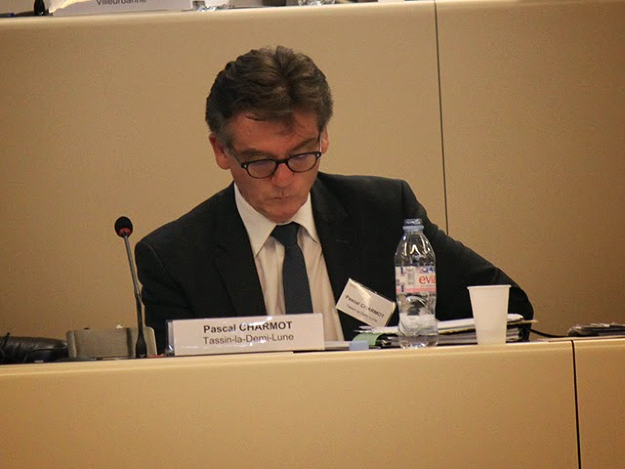 Le maire de Tassin ne veut plus que ses gendarmes gardent les "chanceux Roms" de Saint-Genis-les-Olli&egrave;res