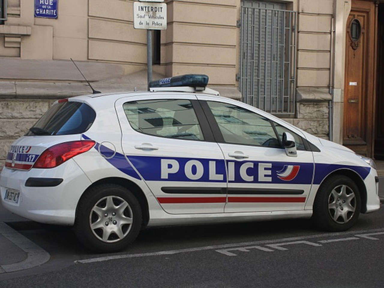 Lyon 1er : ivre, il agresse un homme et vole … une trottinette Lyon 1er : ivre, il agresse un homme et vole … une trottinette
