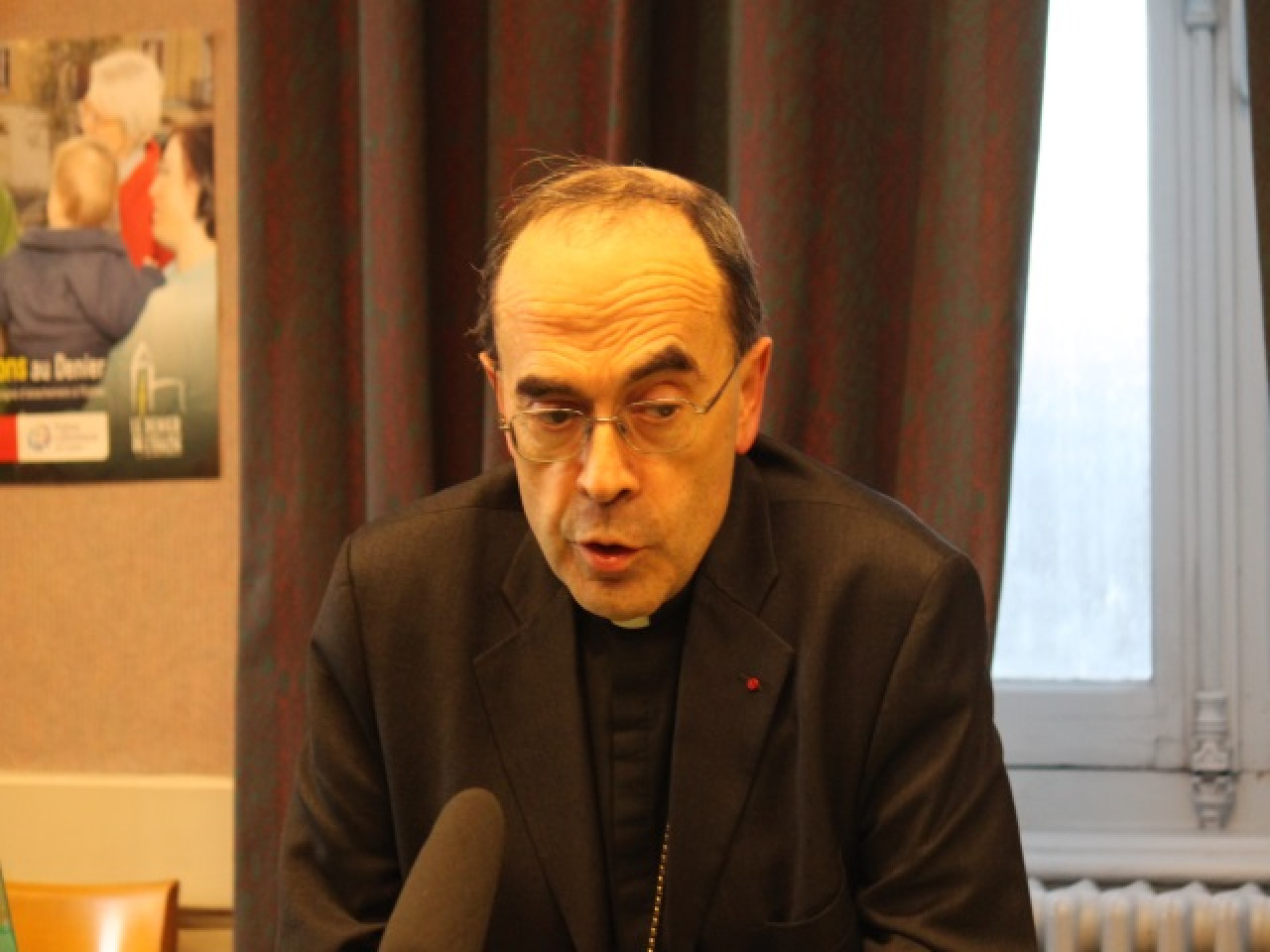 Mgr Barbarin sur Vincent Lambert : "On ne peut pas provoquer délibérément la mort de quelqu'un"