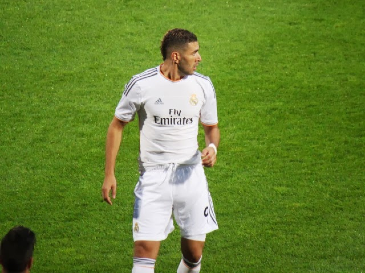 "Je pense qu’il nous prend pas au sérieux" : l'échange entre Benzema et son ami dans l'affaire Valbuena "Je pense qu’il nous prend pas au sérieux" : l'échange entre Benzema et son ami dans l'affaire Valbuena