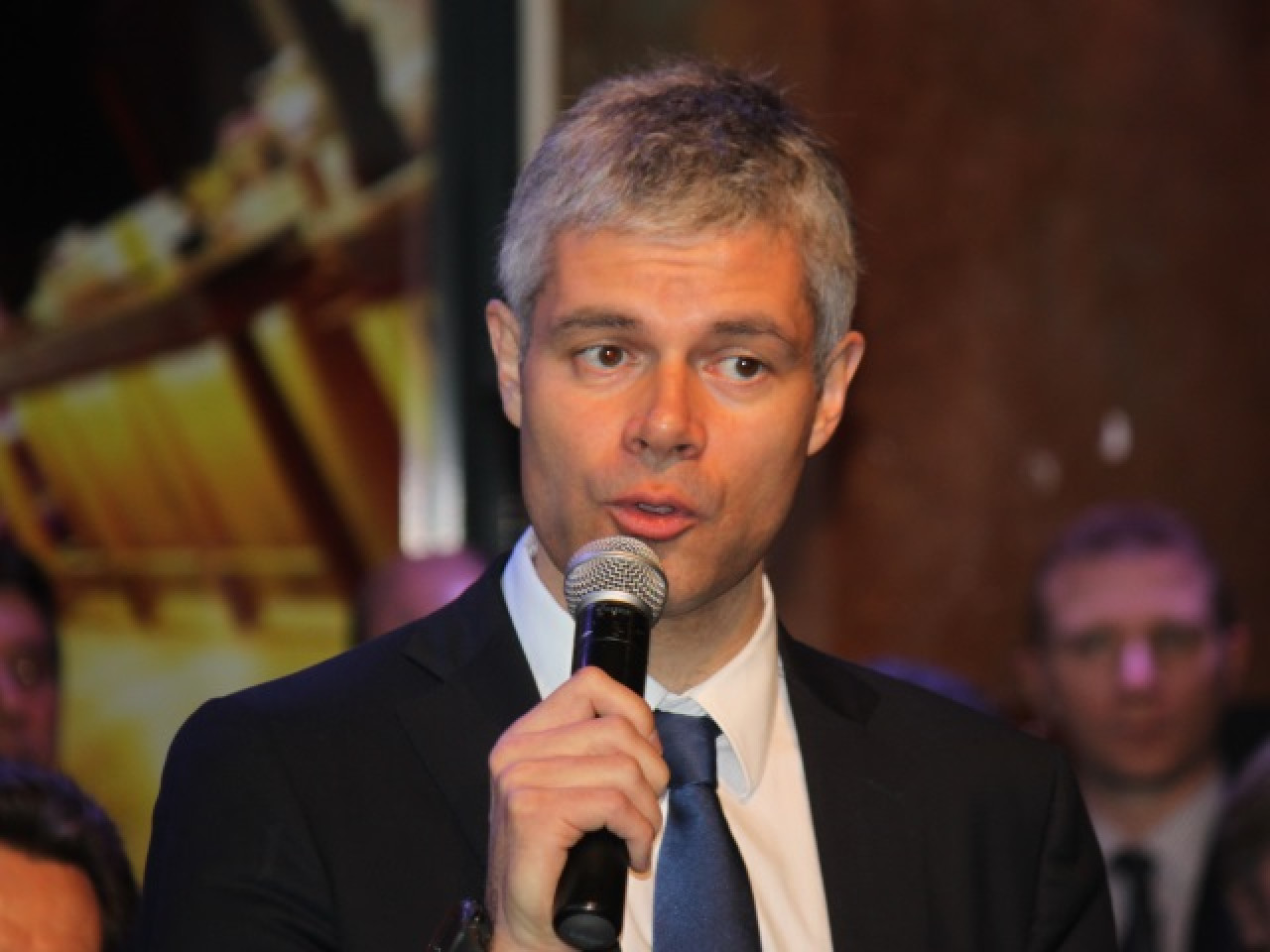 R&eacute;gionales : Laurent Wauquiez promet des portiques dans les lyc&eacute;es