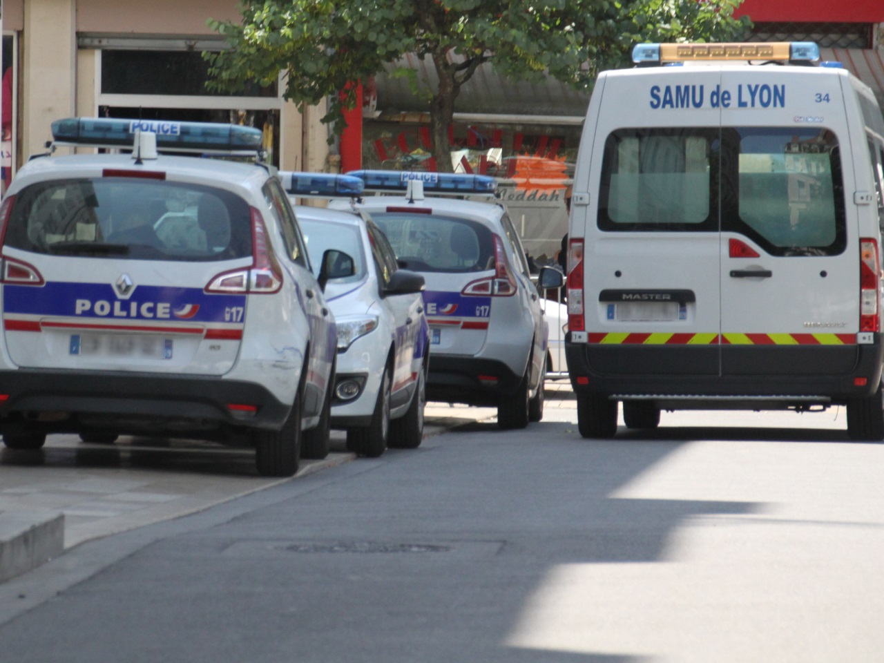 Villeurbanne : un motard se tue, sa passagère dans un état grave Villeurbanne : un motard se tue, sa passagère dans un état grave