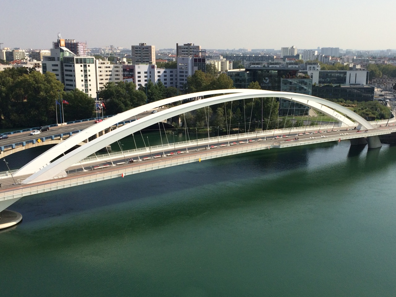 350 nageurs traversent le Rhône à la nage ce dimanche