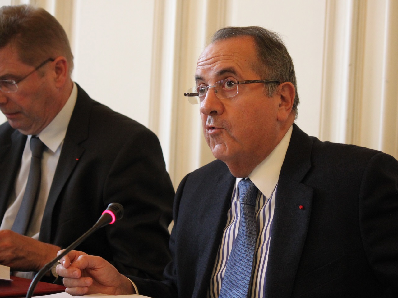 R&eacute;gionales : le pr&eacute;fet brocard&eacute; pour ne pas avoir salu&eacute; Wauquiez