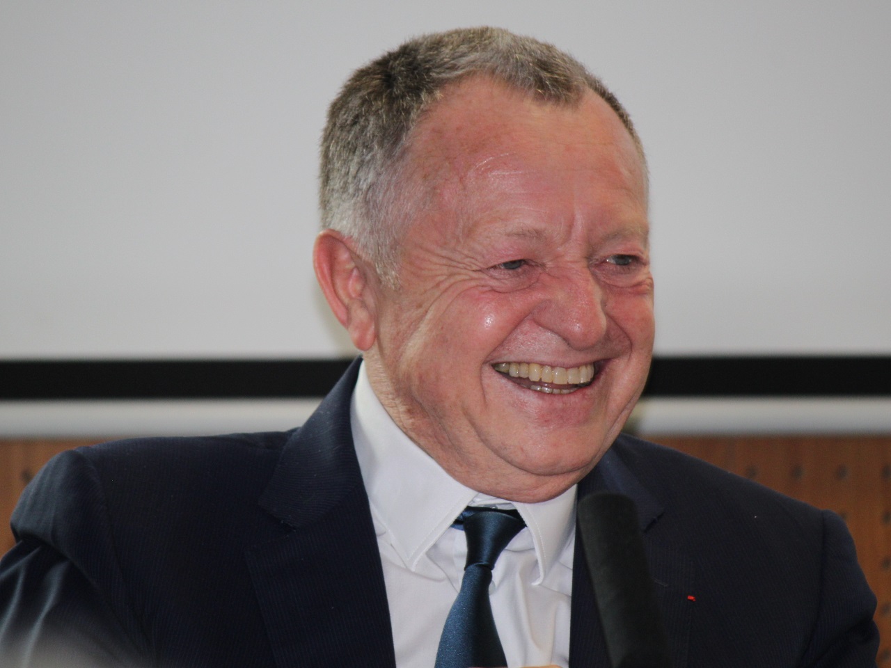 Les enchères pour ol.com atteignent des sommets