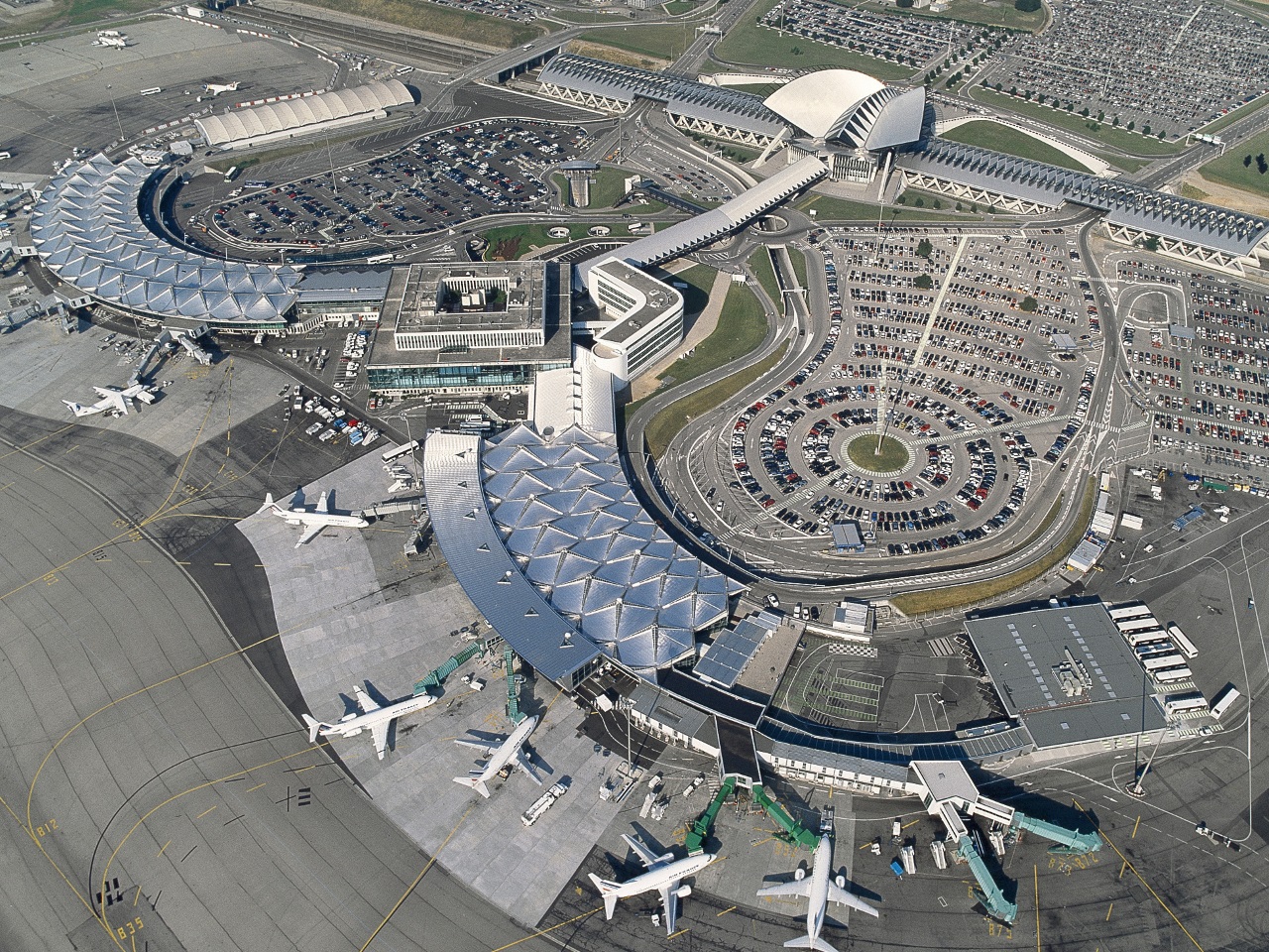 Aéroport Saint-Exupéry : les recours des exploitants de parkings privés rejetés Aéroport Saint-Exupéry : les recours des exploitants de parkings privés rejetés