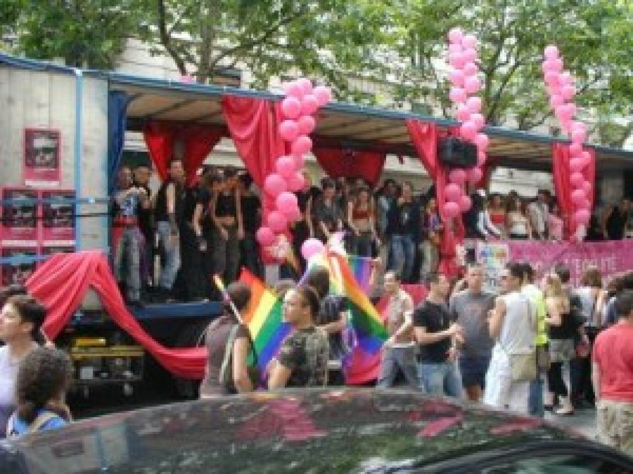 Des commerces lyonnais s’excusent et apportent leur soutien à la Gay-Pride Des commerces lyonnais s’excusent et apportent leur soutien à la Gay-Pride
