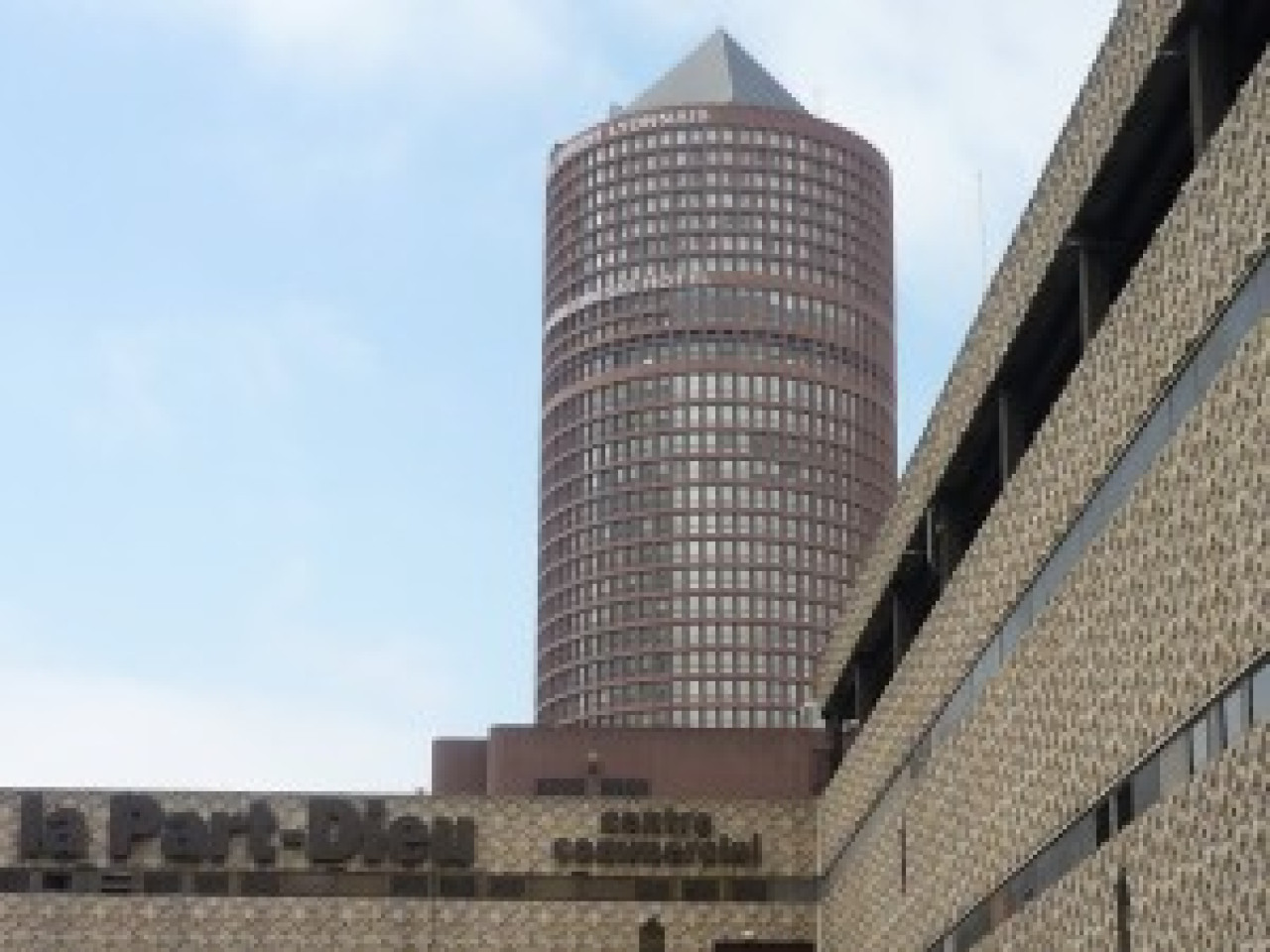 Elle agresse un agent de s&eacute;curit&eacute; avec des ciseaux