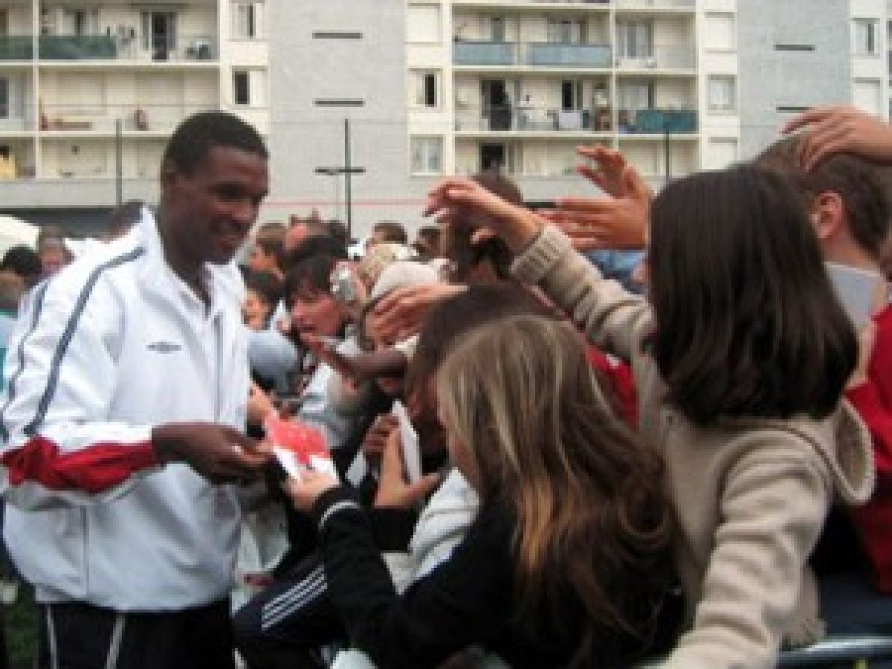 Football : Eric Abidal d&eacute;j&agrave; de retour
