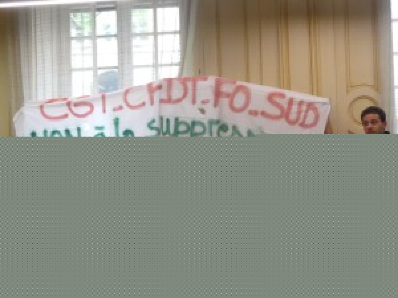 G&eacute;rard Collomb &agrave; la rencontre des personnels des HCL