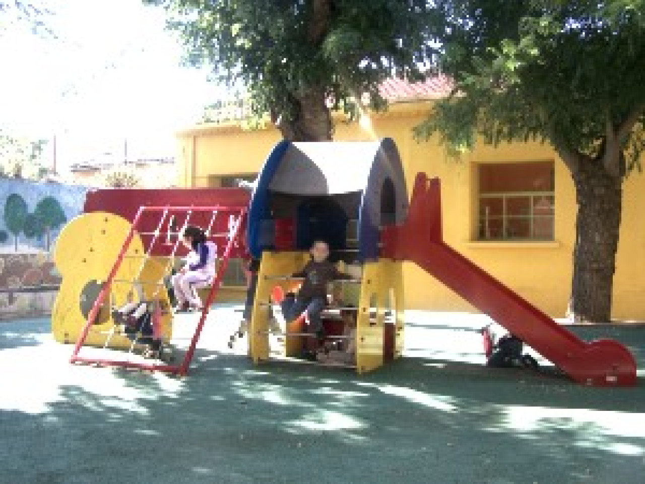 Gr&egrave;ve des &eacute;quipements petite enfance &agrave; Villeurbanne