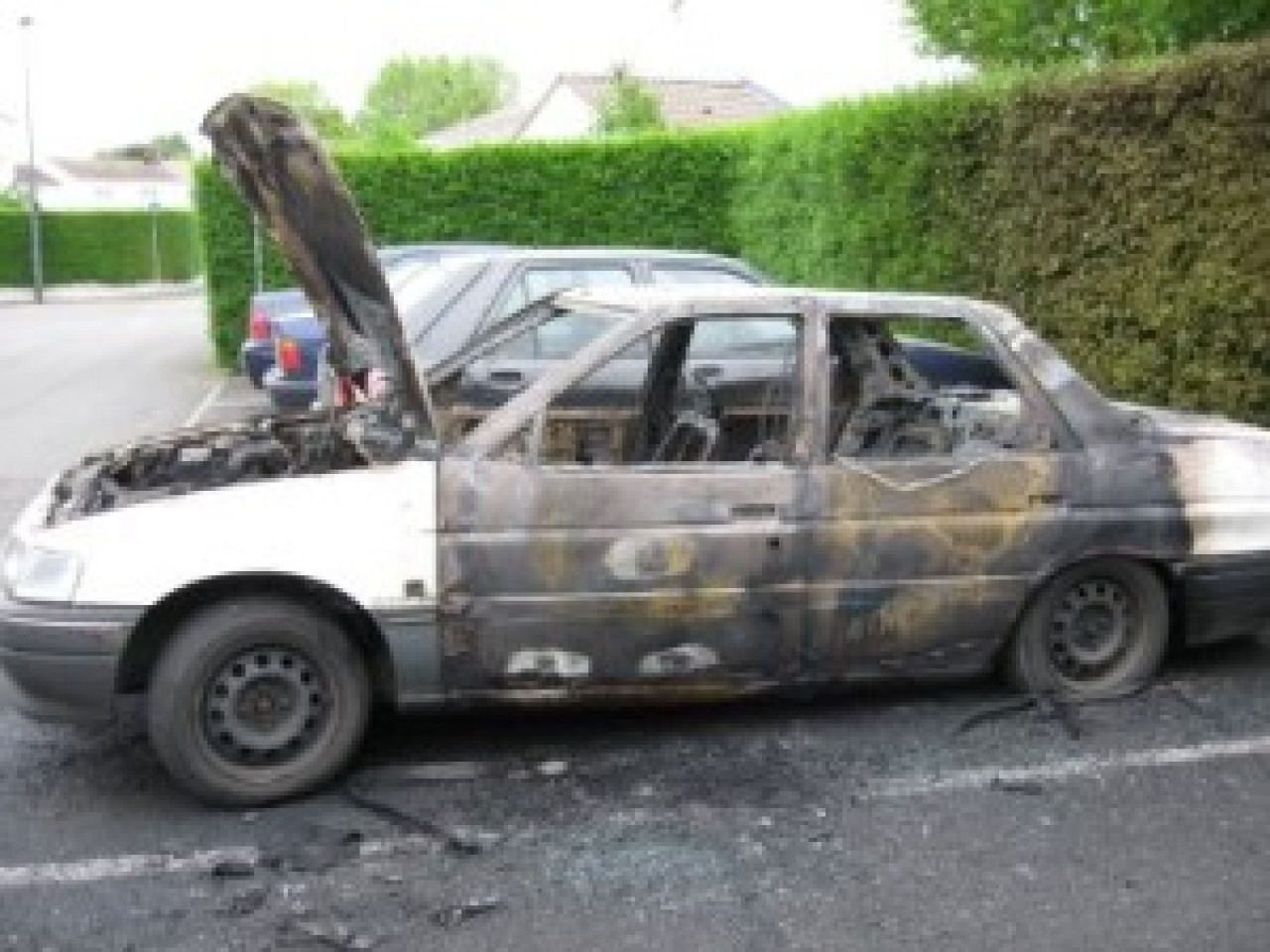 Huit voitures incendiées dans le quartier de la Croix-Rousse Huit voitures incendiées dans le quartier de la Croix-Rousse