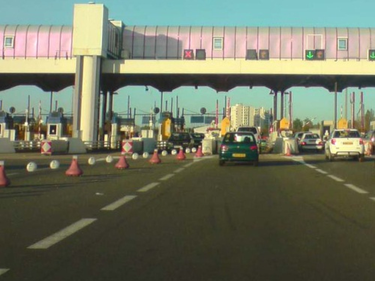 Il roule pendant 30 km ivre, avec un pneu crevé et ses enfants dans la voiture Il roule pendant 30 km ivre, avec un pneu crevé et ses enfants dans la voiture