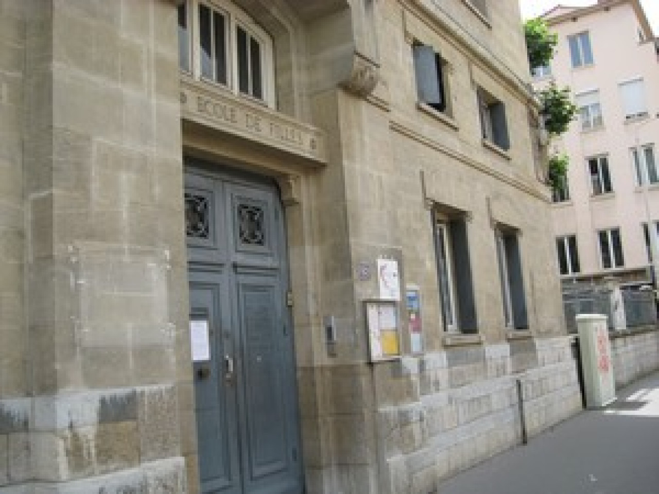 L’élève de 14 ans qui a blessé un camarade au couteau a été mis en examen L’élève de 14 ans qui a blessé un camarade au couteau a été mis en examen