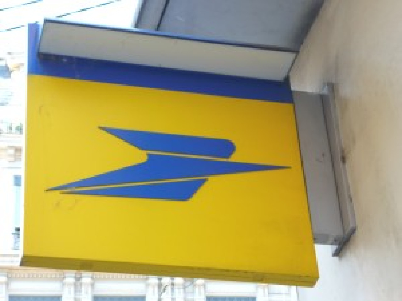 La Poste de Décines rouvre ses portes La Poste de Décines rouvre ses portes
