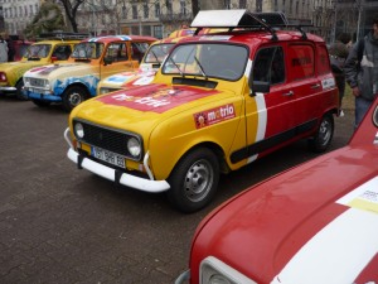 Le 4L trophy d&eacute;bute mardi place Carnot
