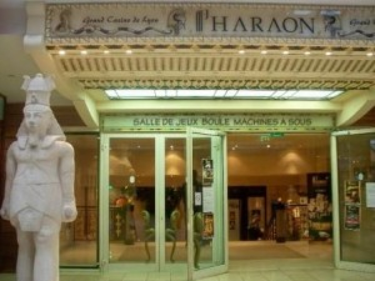 Le Pharaon : la ville de Lyon accus&eacute;e de piper les d&eacute;s