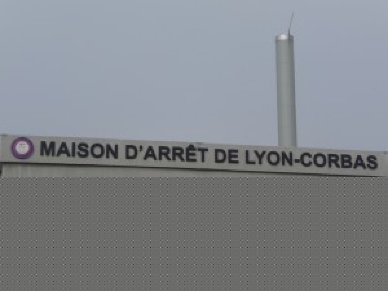 Le chauffard qui a renversé un pompier a finalement été incarcéré Le chauffard qui a renversé un pompier a finalement été incarcéré