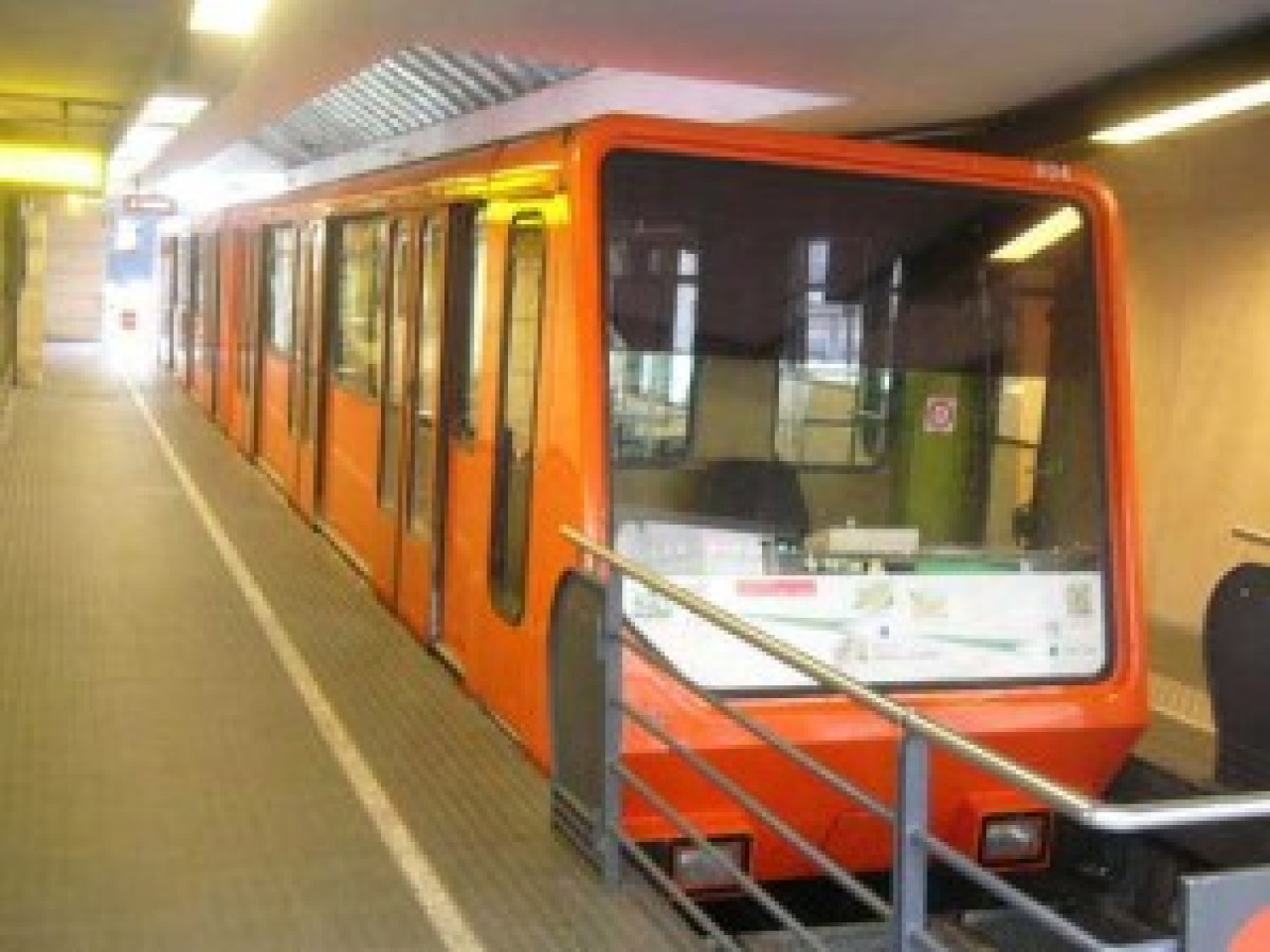 Le funiculaire à l’arrêt Le funiculaire à l’arrêt