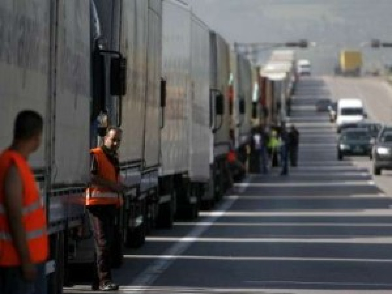 Les transporteurs routiers et les taxis passent &agrave; l&rsquo;action