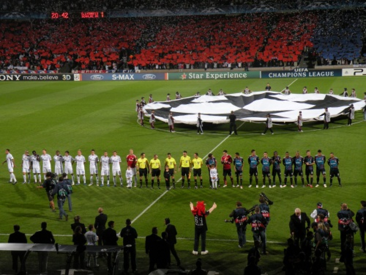 Ligue des Champions: l'OL entre en lice à Amsterdam Ligue des Champions: l'OL entre en lice à Amsterdam