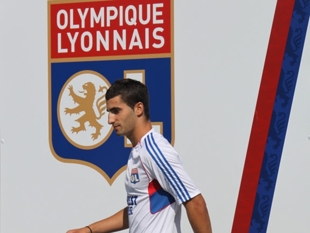 Maxime Gonalons courtis&eacute; par la Juventus de Turin