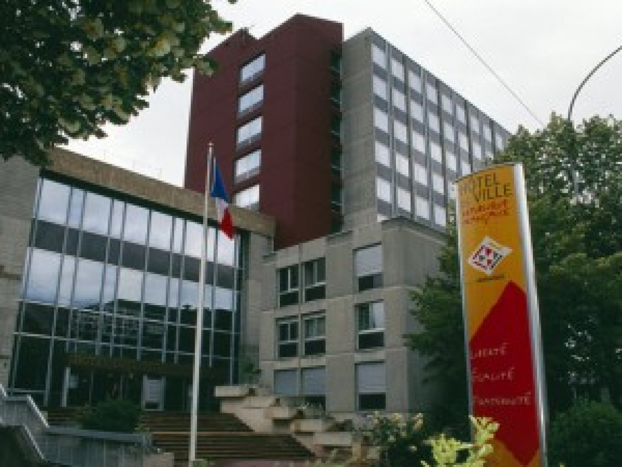 Michèle Picard intronisé à la tête de la mairie de Vénissieux Michèle Picard intronisé à la tête de la mairie de Vénissieux