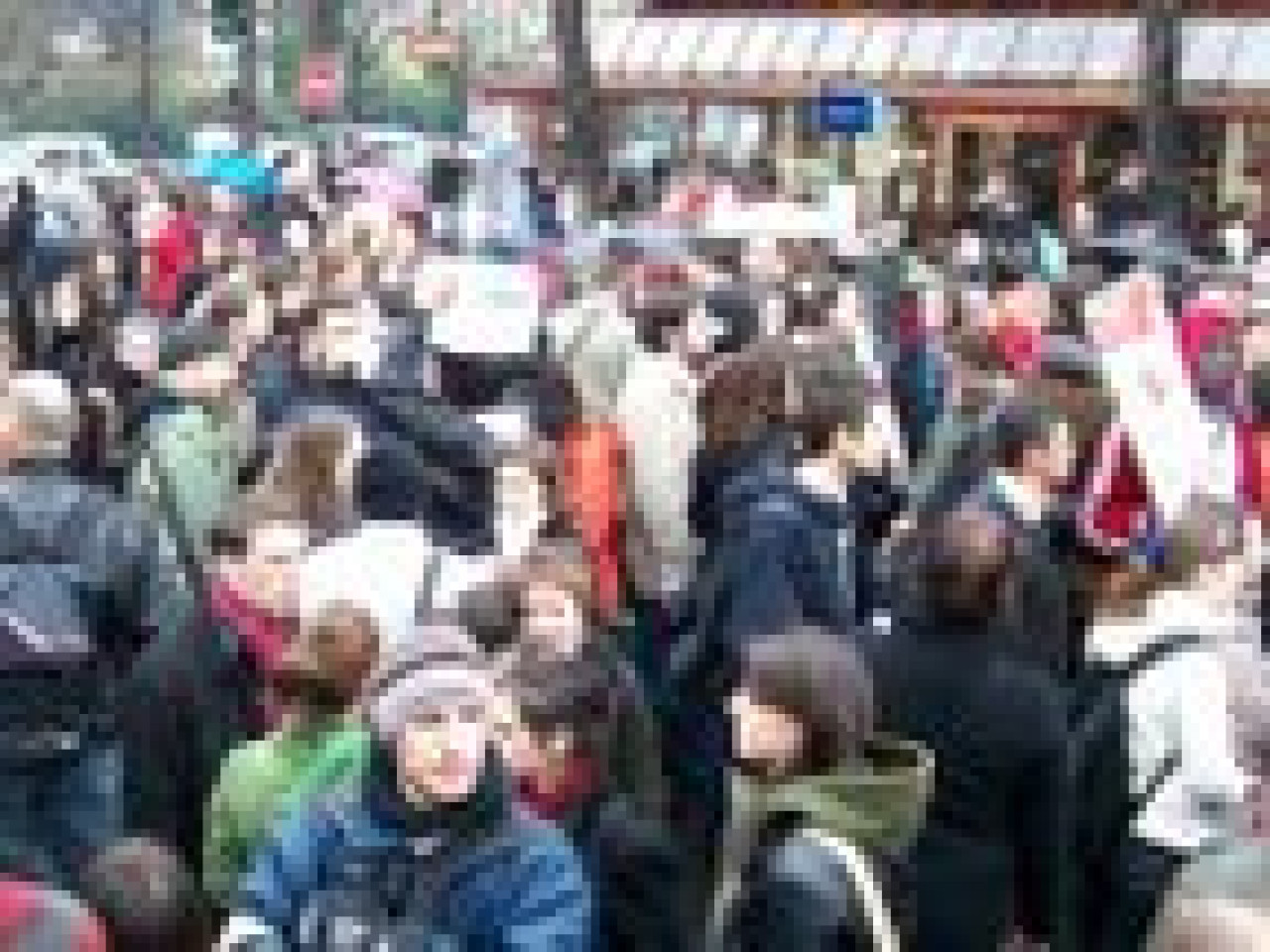 Petite mobilisation aux imp&ocirc;ts de Lyon hier