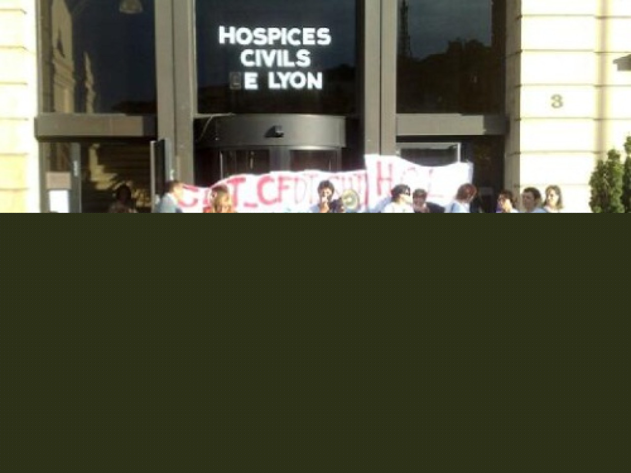 Rassemblement des personnels des HCL