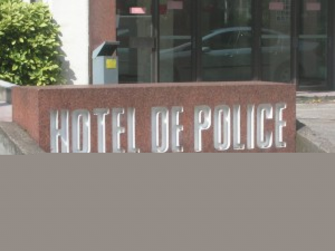 Trois policiers blessés mercredi soir à Vaulx-en-Velin Trois policiers blessés mercredi soir à Vaulx-en-Velin