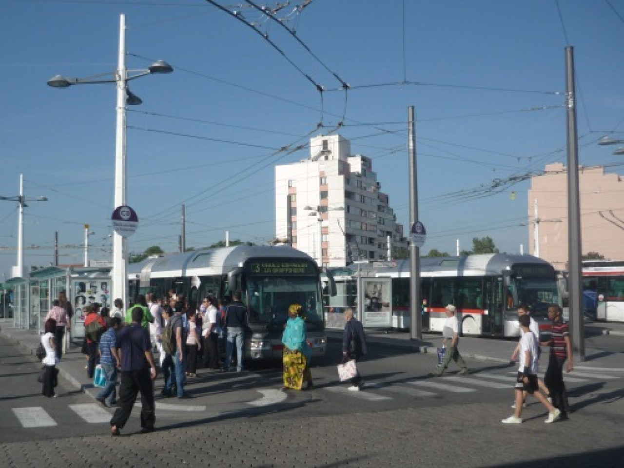 Un adolescent de 15 ans agresse un couple de personnes âgées Un adolescent de 15 ans agresse un couple de personnes âgées