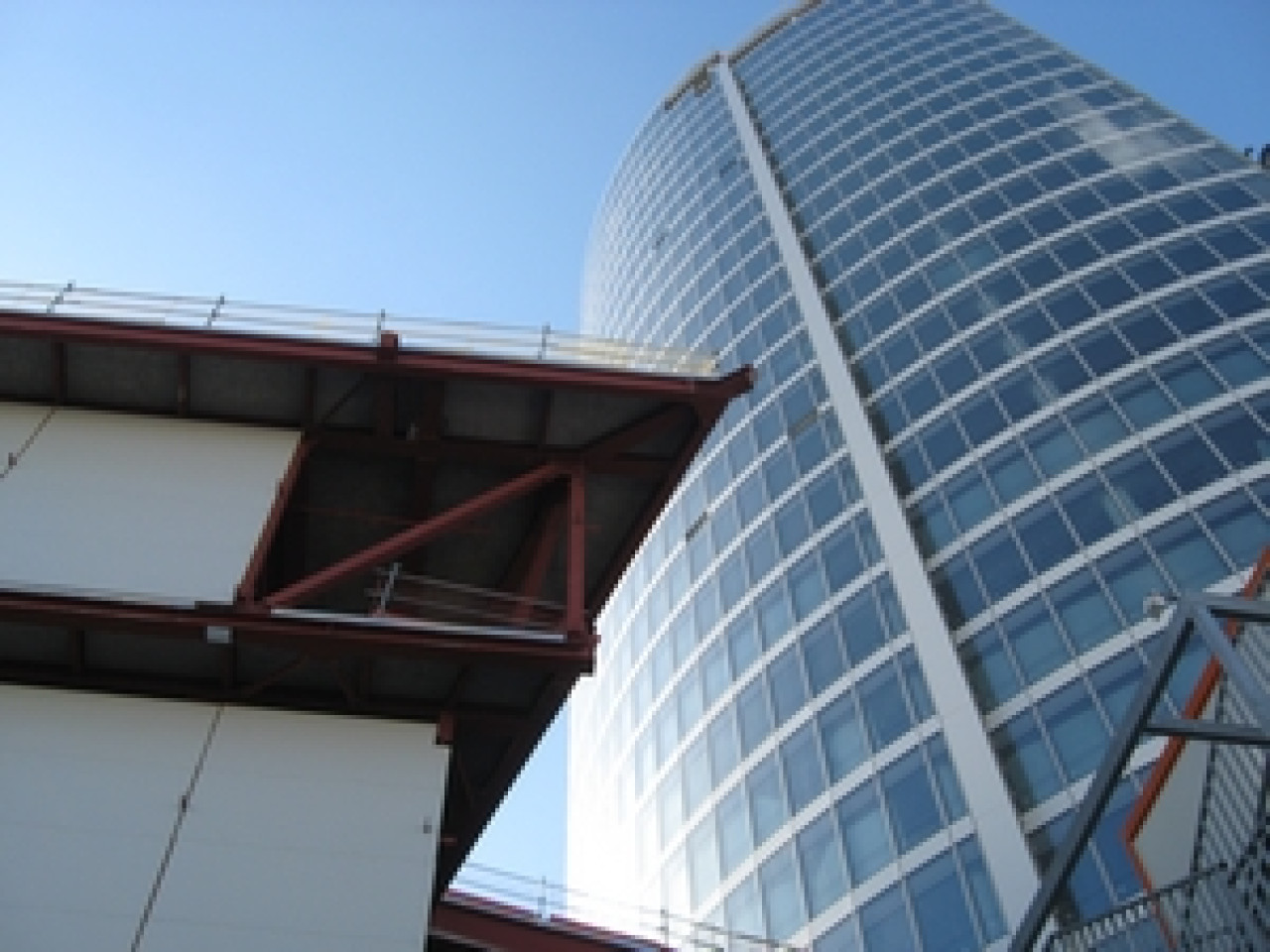 Un exercice de s&eacute;curit&eacute; jeudi matin aux abords de la Tour Oxyg&egrave;ne