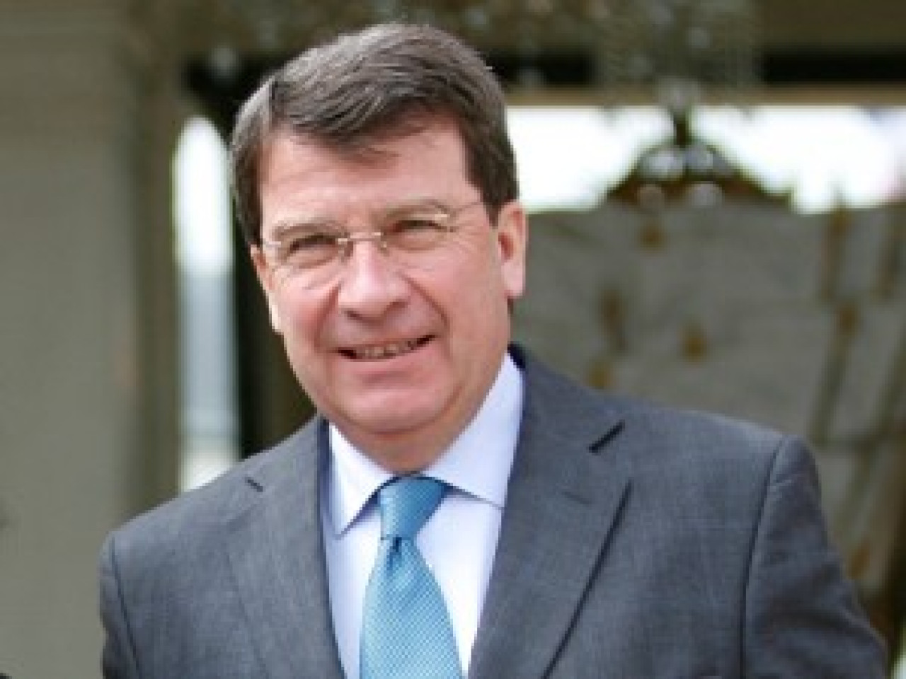 Xavier Darcos fait marche arri&egrave;re